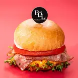 ベーコントマトチーズバーガー "BaconTomatoCheese"Burger（BlackPooL Hamburger）