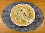 野菜たっぷりヘルシーラーメン！キャベツ、もやし、にんじん、キクラゲ、豚肉が盛りだくさん入っちゃいました！（中華料理 天津）