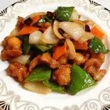 鶏肉とピーマンの辛子炒め（中華家 隆華）