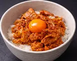 豚キムチトッピングエッグ（アロウズビリヤード）