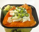 サーモン縁側丼（千美 丼丸 東川口店）