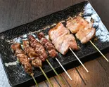 炭火焼き豚串 6本盛り / Charcoal-Grilled Pork Skewers (6 pcs)（炭火BULL鶏 小田急相模原店）