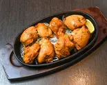 骨なし鶏肉のスパイス漬け壺窯焼き(チキンティッカ)4P(Clay Oven Grilled Spiced Boneless Chicken / 4 pcs)（炭火BULL鶏 小田急相模原店）