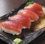 マグロの握り  4貫（海鮮陶板居酒屋 赤の雅）