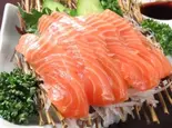 サーモン刺し（海鮮陶板居酒屋 赤の雅）