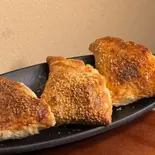 烤包子三個/サムサ三つ(天山見・西北本場料理店・刀削麺(HalalaFood))