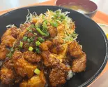 豚コロ丼 唐揚げセット(波止場食堂出田町店)