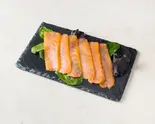 熟成スモークサーモン(ミックスリーフ添え)（銀座フルーツ宝石箱(フルーツパフェ Beef Stew)）