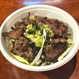 ネギ塩ハラミ丼（やきにく荒ちゃん）