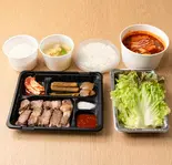 <定食セット>熟成肩ロース(チゲ付)(ランチ)Aged shoulder loin (with soup) Lunch（熟成肉専門店 ヨプの王豚塩焼 吉祥寺店）