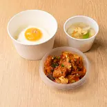 豚肉炒め丼(スープ付き) Stir-Fried Pork Rice Bowl (with Soup) (ランチ)（熟成肉専門店 ヨプの王豚塩焼 吉祥寺店）