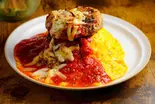 トマトハンバーグチーズオムライス＆ミニサラダ（【カラダが喜ぶオムライスCafe】Egg House～小平店～）