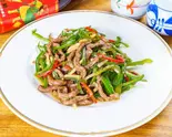ピーマンと牛肉の炒め物 Bell Pepper and Beef Stir-Fry（福林楼）