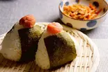 選べるおにぎり2種+選べる小鉢1種（【おにぎりと豚汁】明治屋～白楽店～）
