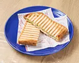 ハムチーズホットサンド（Cafeゆいまーる）