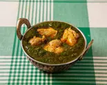 ほうれん草とチキンのカレー Spinach ＆ Chicken Curry（PARIWAR江坂店）