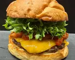 ベーコンチーズバーガー(ポテト＆ドリンクセット)（TRAVIS BURGER）