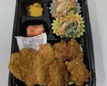 ヒレカツからあげ弁当（宅配弁当たんぽぽ）
