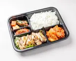 【人気No.2】サムギョプサル弁当(焼きキムチ+おかず3種類+サンチュ) 밥+반찬 3종류+상추+삼겹살1인분+볶음김치(ブジャポチャ)