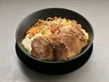 汁なしCRAZY【炙り厚切豚3種の饗宴】（CRAZY PORK）
