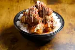 ホットチリマヨ唐揚げ丼 Hot Chili ＆ Mayo Karaage Donburi 5 pcs（九州醤油×デカ盛り唐揚げ 霧島商店～月寒店～）