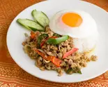 ガパオライス Gaprao Rice(クンヤータイ田舎料理)