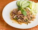 ラープガイ Larb Gai(クンヤータイ田舎料理)