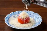 丸トマト粉雪チーズ Whole Tomato with Snow Cheese(博多でべそ 品川フロントビル店)