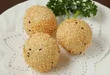ゴマ団子(3個)(芝麻球3个) Sesame Balls (3 Pieces)（チャイナ厨房小岩駅前店）