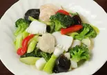 旬の野菜と海鮮炒め(时菜炒三鲜) Seasonal Vegetable ＆ Seafood Stir-Fry（チャイナ厨房小岩駅前店）