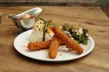 無水トマトカレー・エビフライ(キッチン大宮マークイズみなとみらい店)