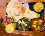 カレー 2種セット(ナン付き) two curry plane nan set（NAMASTE ASIAN KITCHEN AND HALAL SHOP）