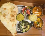 カレー3種 ナンセット Three curry nan set（NAMASTE ASIAN KITCHEN AND HALAL SHOP）
