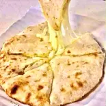 レギュラーチーズナン Regular cheese nan（NAMASTE ASIAN KITCHEN AND HALAL SHOP）