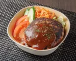 黒毛和牛のハンバーグサラダ（鉄板ビストロGT）