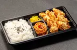 骨なしモモ弁当(4個)（ジョニーのからあげ 南海なんば店）