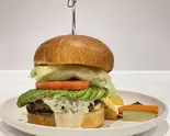 アボカドタルタルバーガー（HAMBURGER SHOP プラージュ）