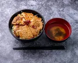 【当店人気No.1】岩中豚のコクうま醤油肩ロース丼（Soulmate Beach）