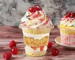 いちごパフェ Strawberry Parfait(ルーローハン 専門店 lur rou fan Pork Rice 豚肉庵 butaniku an 北千住店)