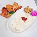 唐揚げ弁当(唐揚げ3個)（和菓子・唐揚げ・おにぎり・お弁当 mi-和）