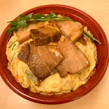 鉄板丼屋ドンテツの鉄板の豚の角煮丼(鉄板で作る丼屋 ドンテツ!)