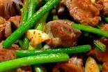 砂肝とにんにくの芽ピリ辛炒め（肉ドコロ せい吾）