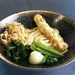 亀一特製 大きなちくわ天！！ぶっかけうどん【深夜】（名物！出汁の効いたカレーうどん 土佐堀 亀一）