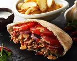 【 人気NO2！】『やみつきビーフ＆ヘルシーチキン』ケバブ ピタパンサンド【ポテト付き】（Mrs Istanbul Kebab Delivery 高宮1丁目2号店）