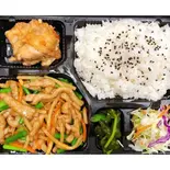 豚肉とにンにくの芽炒め弁当(蒜薹肉丝便当)（香郷源）