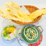 ジャンボ盛り/ほうれん草チキンカレー・サラダ付きセット/Sag Chicken Salad Set（シバサクティー 西船橋店）