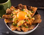 カルビキムタマ丼 Kalbi with Kimchi Omelette Rice Bowl（大阪焼肉丼せんば 栄店）