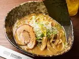 濃厚魚介らーめん（濃厚魚介だし専門 つけ麺 すする）
