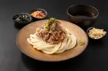 (冷)肉増し黒毛和牛の極太おうどん～たぬき～（黒毛和牛のおうどん 讃岐屋 新宿歌舞伎町店）
