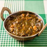 ほうれん草とチーズのカレー Spinach ＆ Cheese Curry（パリワール 新大阪店 (PARIWAR)）
